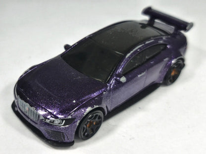 Jaguar Xe Sv Project 8 Hot Wheels 2018 Factory Fresh 1:64 Luzak Fioletowy – zdjęcie 2