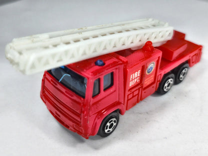 Wóz Strażacki 1:64 Wóz strażacki FIRE DEPT. Straż pożarna Vintage Model – zdjęcie 2