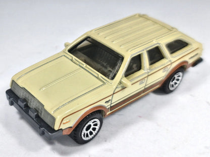 1980 Amc Eagle Matchbox 2022 1:64 Kremowy – zdjęcie 2