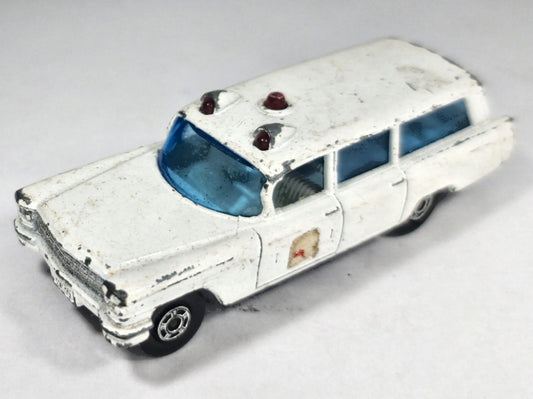 S&S CADILLAC AMBULANCE Matchbox '65 Biały 1:64 Made in England – zdjęcie 2
