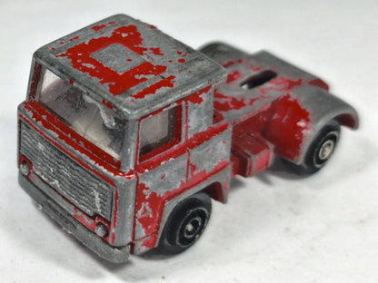 Ciągnik Siodłowy Playart '70 Czerwony 1:87 – zdjęcie 2
