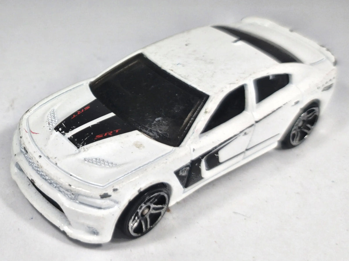 Dodge Charger SRT Hot Wheels 2015 1:64 Luzak Biały – zdjęcie 2