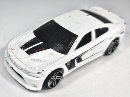 Dodge Charger SRT Hot Wheels 2015 1:64 Luzak Biały – zdjęcie 2