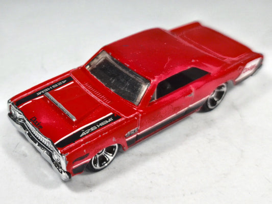 1968 Dodge Dart Hot Wheels 2010 1:64 Muscle car HEMI Luzak Czerwony – zdjęcie 2