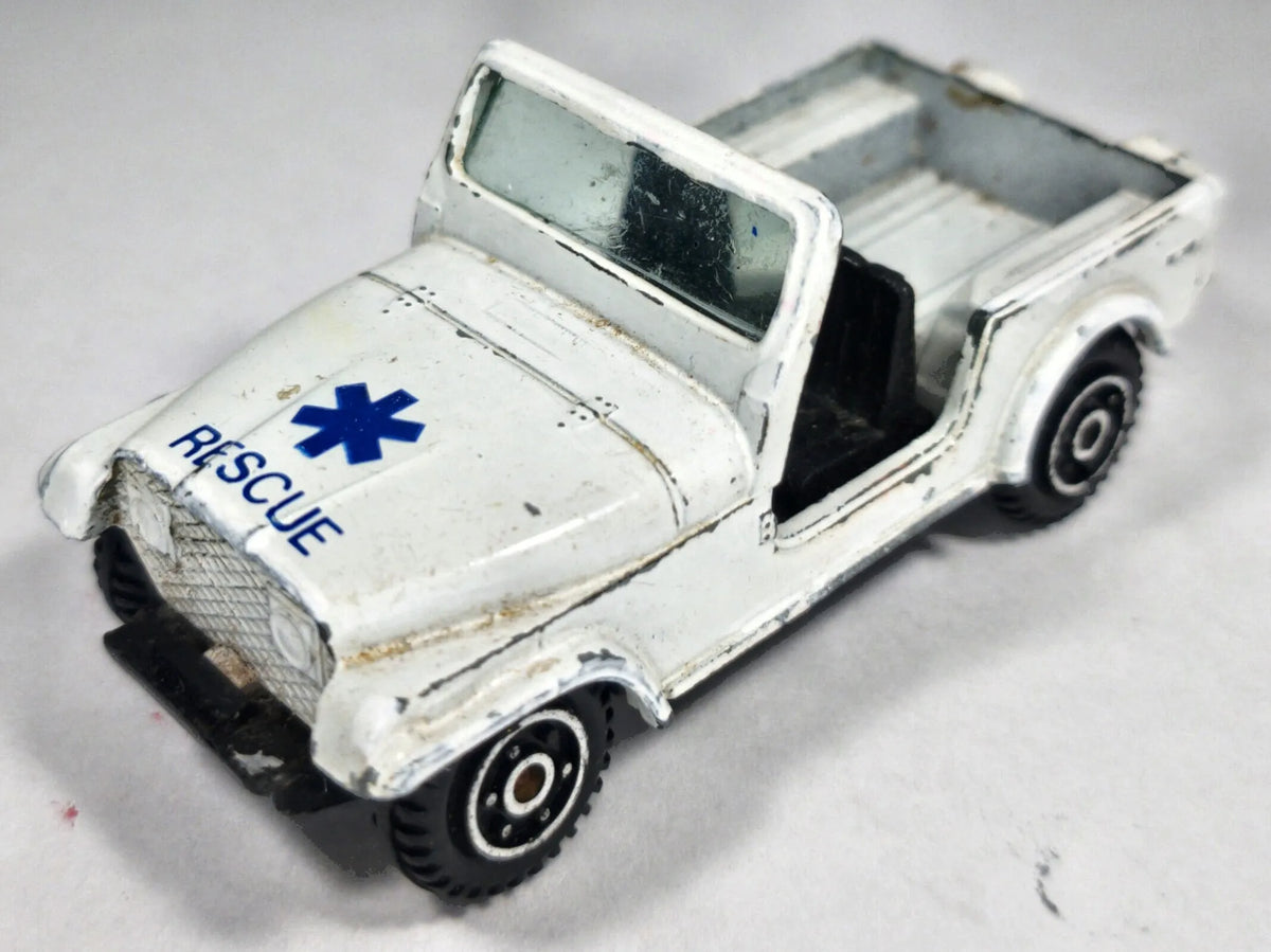 Rescue Jeep CJ7 Yatming Biały 1:64 – zdjęcie 2