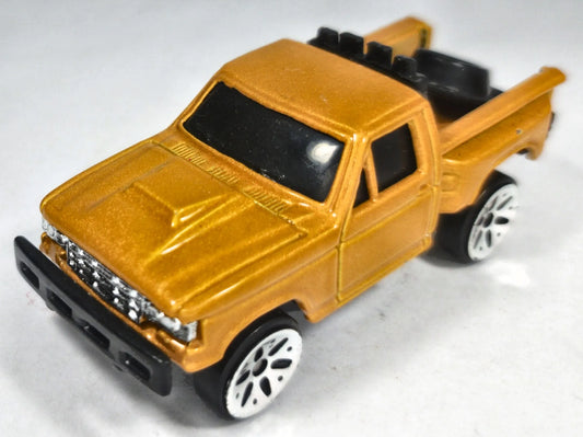 Ford F-150 Flareside z lat 80-tych Maisto Złoty 1:64 – zdjęcie 2