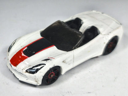 Chevrolet Corvette Stingray Hot Wheels 2013 HW Showroom 1:64 Luzak Biały – zdjęcie 2
