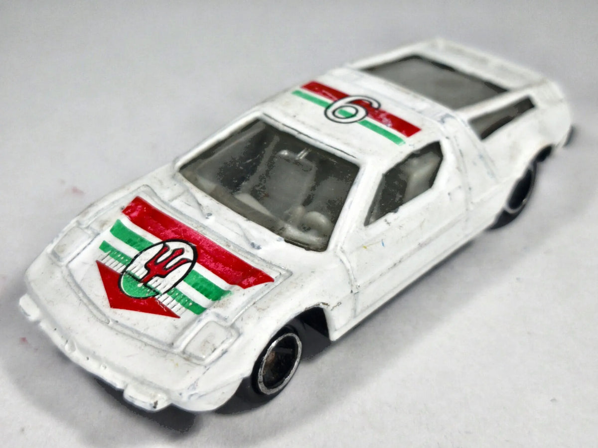 Maserati Bora Superfast Summer Biały 1:64 – zdjęcie 2