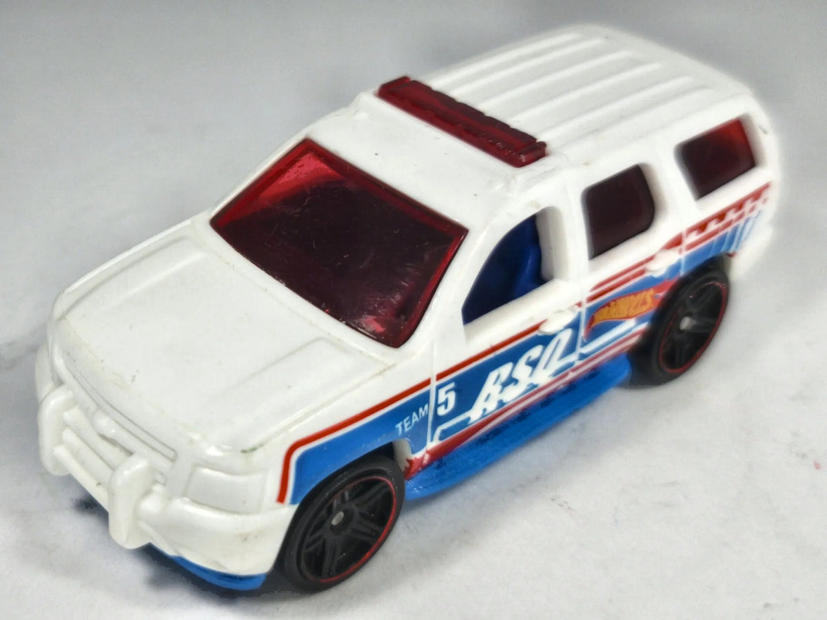 '07 Chevy Tahoe Hot Wheels 1986 Mainline 1:64 Biały Radiostacja – zdjęcie 2