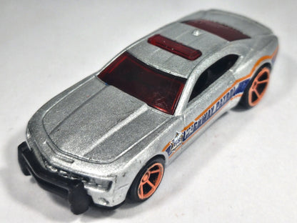 '10 CHEVROLET CAMARO SS POLICE, Hot Wheels 2015 Die cast T9579 Srebrny 1:64 – zdjęcie 2