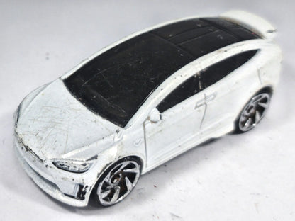 Tesla Model X Hot Wheels 2016 Mainline 1:64 Luzak Biały – zdjęcie 2