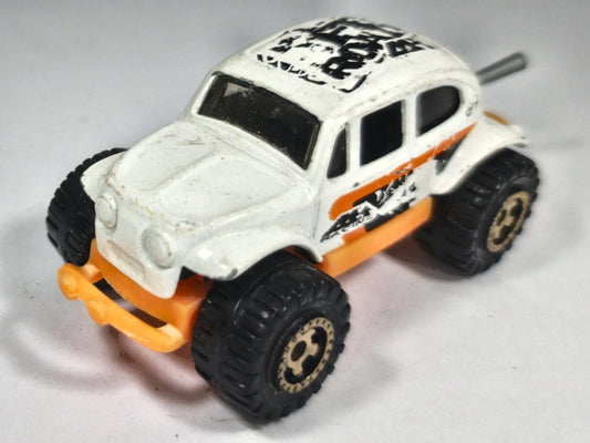 Volkswagen Beetle 4X4 Matchbox 2008 1:64 Samochód terenowy Luzak Biały – zdjęcie 2