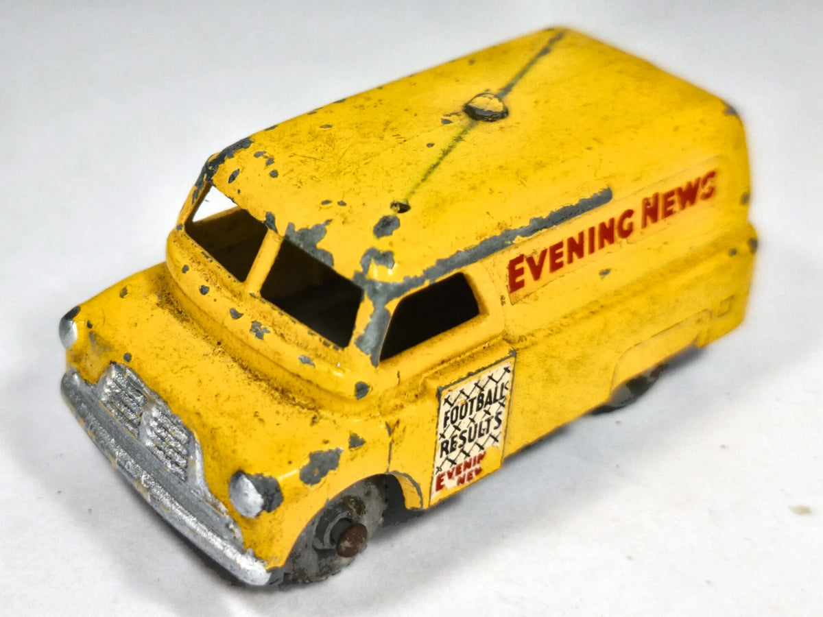 Evening News Van Matchbox '50 Żółty 1:73 Made in England – zdjęcie 2
