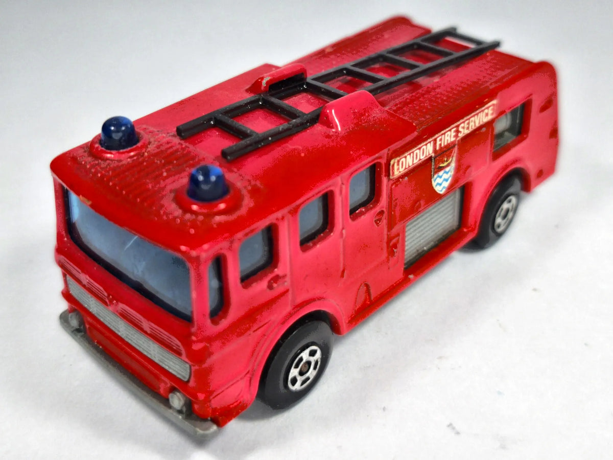 MERRYWEATHER FIRE ENGINE, Matchbox 1969, Die cast 35 Czerwony 1:76 Resoraki – zdjęcie 2