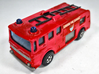 MERRYWEATHER FIRE ENGINE, Matchbox 1969, Die cast 35 Czerwony 1:76 Resoraki – zdjęcie 2