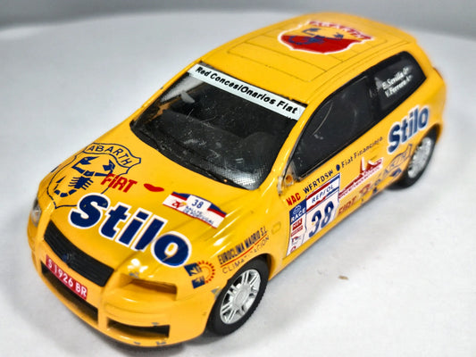 Samochód rajdowy Fiat Stilo Hongwell Żółty 1:39 Abarth – zdjęcie 2