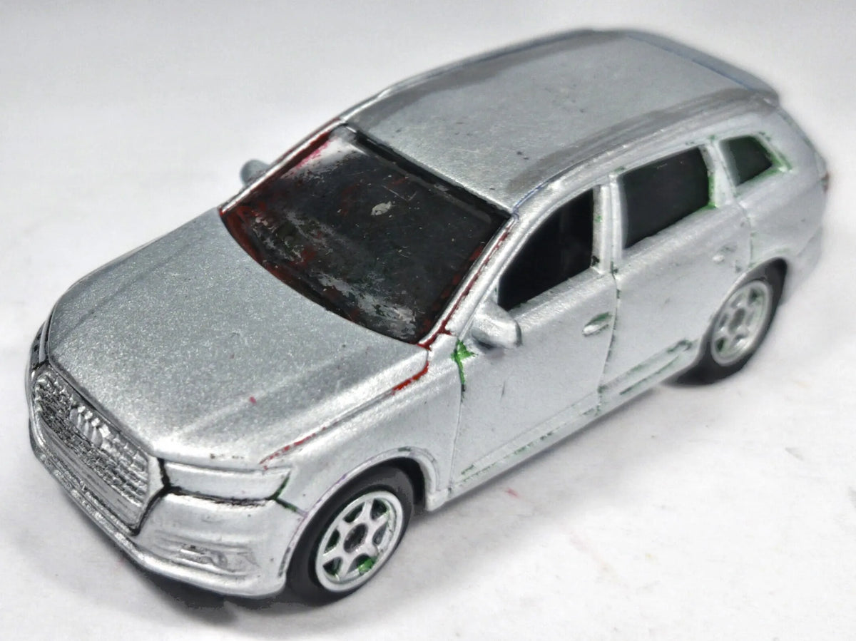 Audi Q7 Welly 1:64 SUV Srebrny – zdjęcie 2