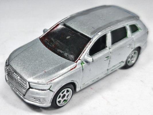 Audi Q7 Welly 1:64 SUV Srebrny – zdjęcie 2