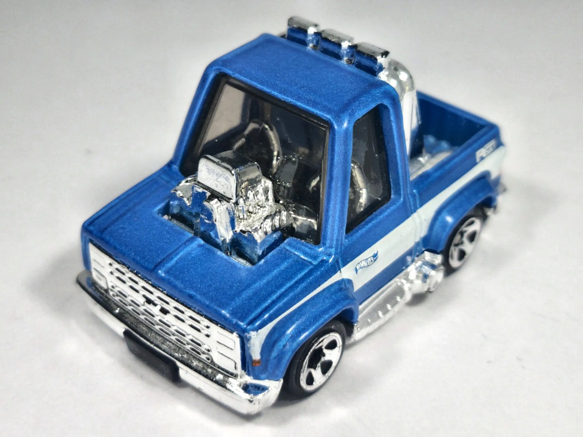 '83 CHEVY SILVERADO TOON'D, Hot Wheels 2021, Die cast HCT26 Niebieski, 1:64 – zdjęcie 2