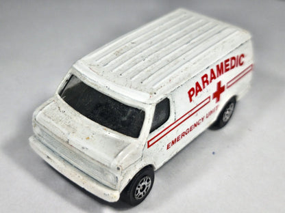 CHEVROLET CUSTOM VAN Corgi '80 Biały 1:70 Paramedic Ambulans – zdjęcie 2