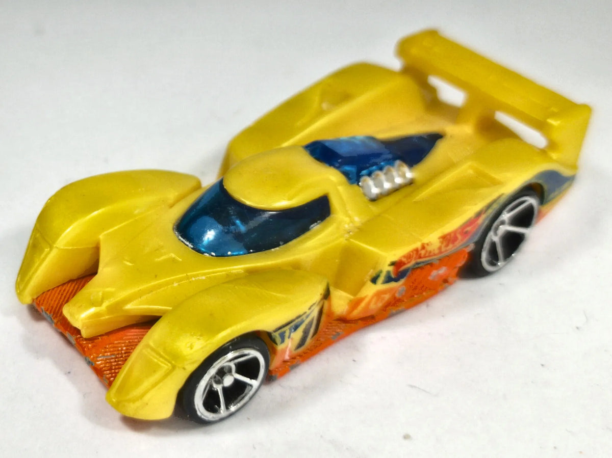 '24 Ours Hot Wheels 2010 1:64 Luzak Żółty – zdjęcie 2