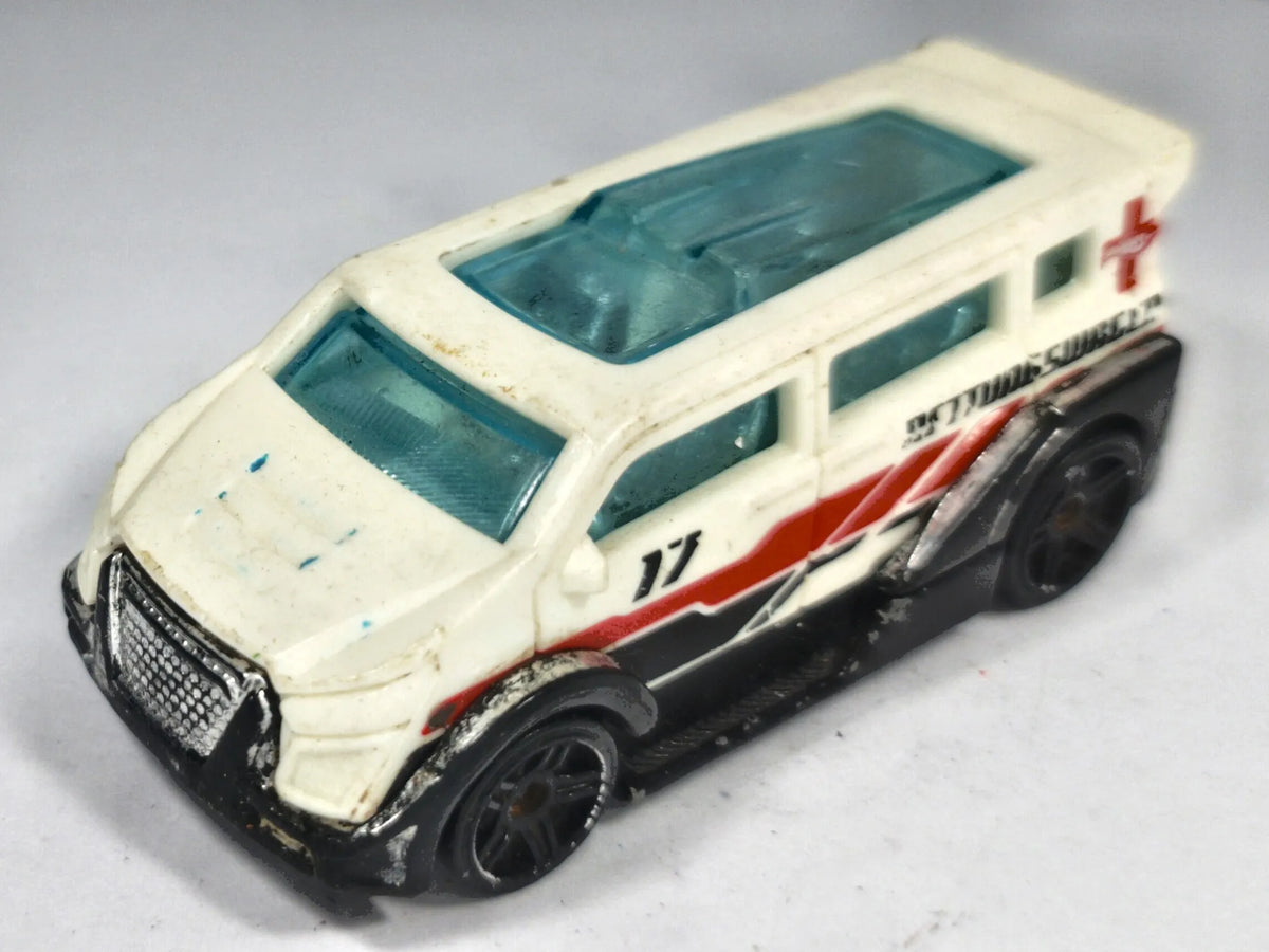 Speedbox Hot Wheels 2012 HW CITY 1:64 17 Luzak Biały Ambulans – zdjęcie 2