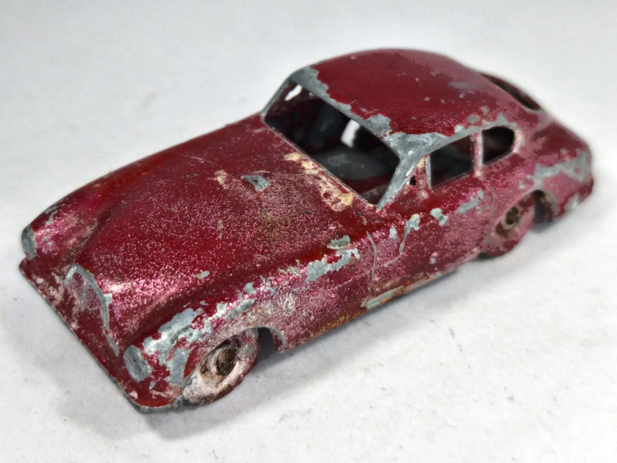ASTON MARTIN Matchbox '50 Czerwony 1:66 Made in England – zdjęcie 2