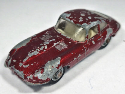 E-TYPE JAGUAR, Matchbox 1962, Made in England, Die cast 32, Czerwony, 1:64 – zdjęcie 2