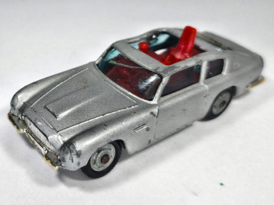 James Bonds Aston Martin Husky '60 Srebrny 1:62 Made in Gt Britain – zdjęcie 2