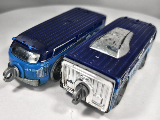 Bendy Bus Hot Wheels 2011 Niebieski 1:64 – zdjęcie 2