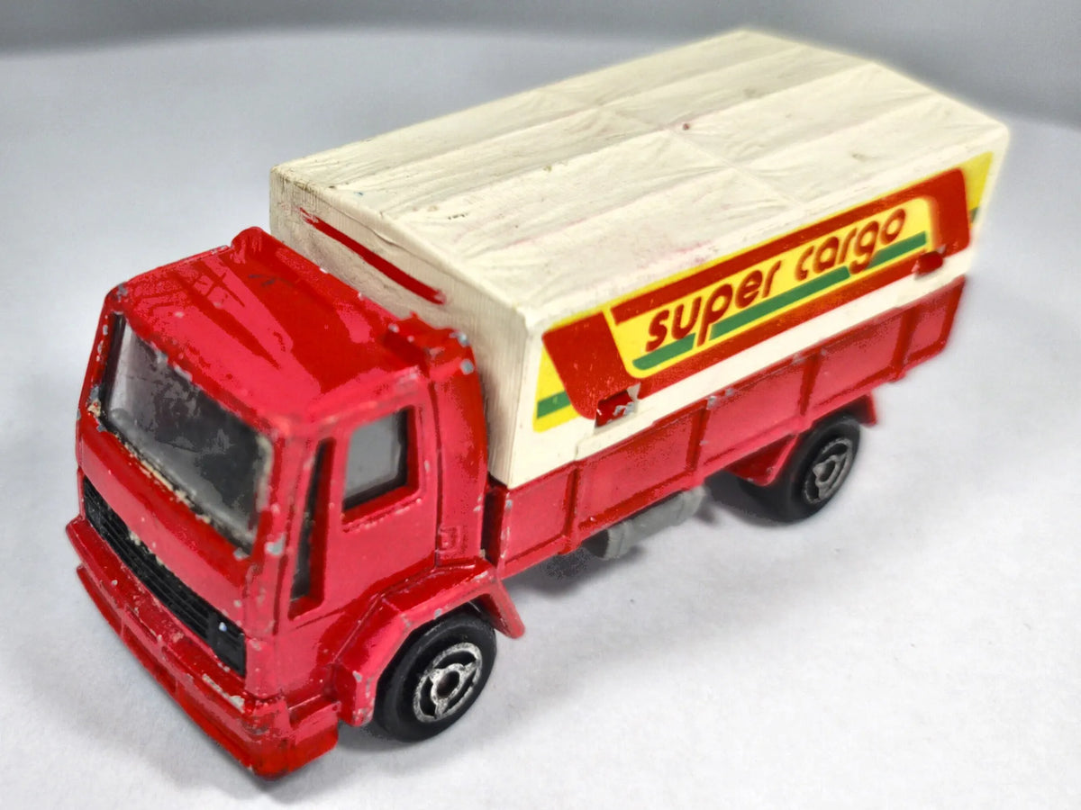 Ciężarówka FORD CARGO SUPER CARGO Majorette '80 Czerw. 1:64 Made in France – zdjęcie 2