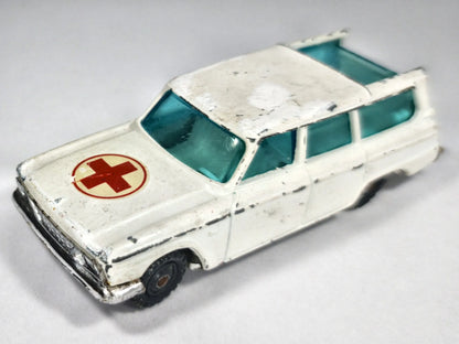 Studebaker Wagonaire Ambulans Husky '60 Biały 1:64 Made in Gt Britain – zdjęcie 2