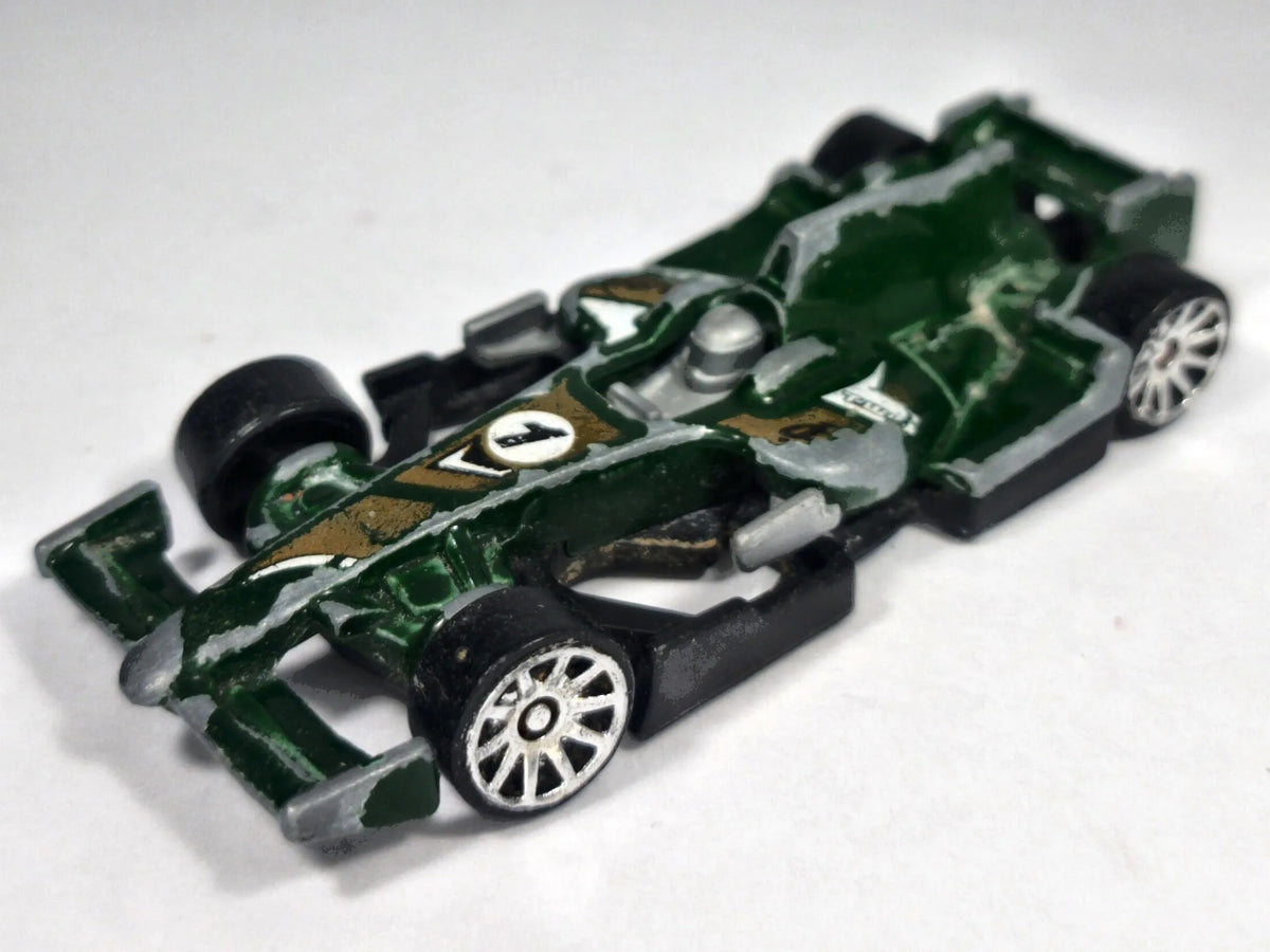 Formuła F1 Racer Hot Wheels 2011 Zielony 1:64 – zdjęcie 2
