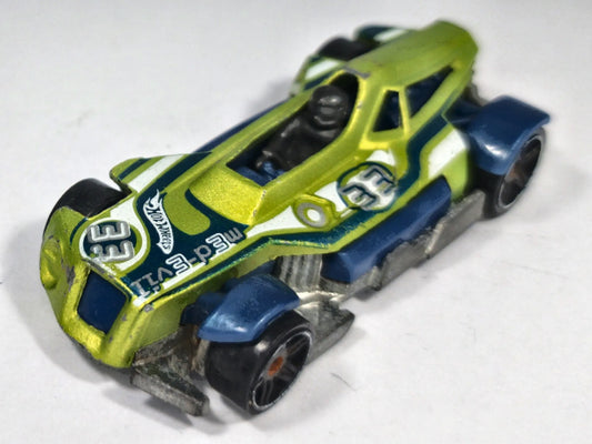 Med-Evil Hot Wheels 2011 Elimination Race 1:64 fantasy car 24 Luzak 2xMetal – zdjęcie 2