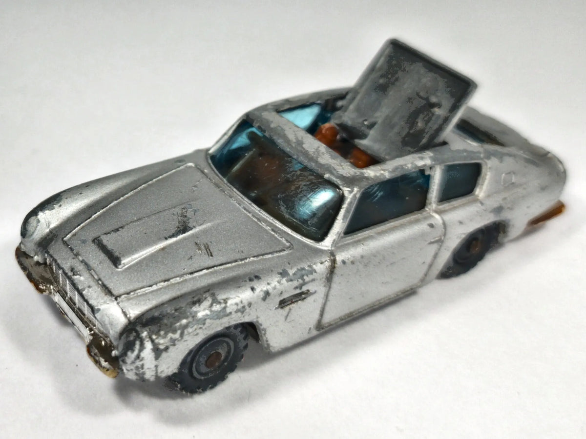 JAMES BONDS ASTON MARTIN Husky '50 Srebrny 1:64 Made in Gt Britain – zdjęcie 2