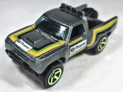 '87 Dodge D100 Hot Wheels 2018 HW Hot Trucks 1:64 Pickup mopar Luzak Szary – zdjęcie 2