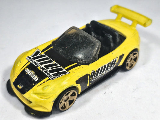 2015 MAZDA MX-5 MIATA, Hot Wheels 2015, Die cast DHP05, Żółty 1:50 Resoraki – zdjęcie 2