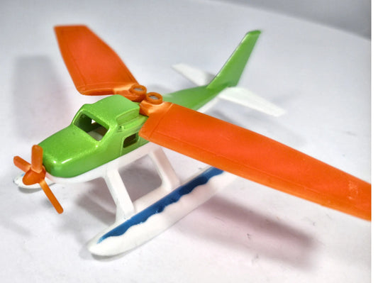 Mały Jednosilnikowy Górnopłat Na Pływakach (Typ Cessna) SIKU 1:64 – zdjęcie 2