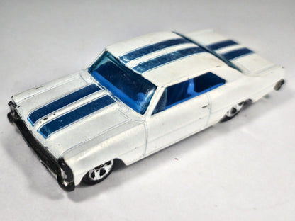 '66 CHEVY NOVA GM TM Hot Wheels 2007 Biały 1:64 – zdjęcie 2