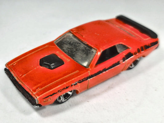 '71 Dodge Chellenger Hot Wheels 1975 Flying Colors 1:64 Luzak Muscle Car – zdjęcie 2