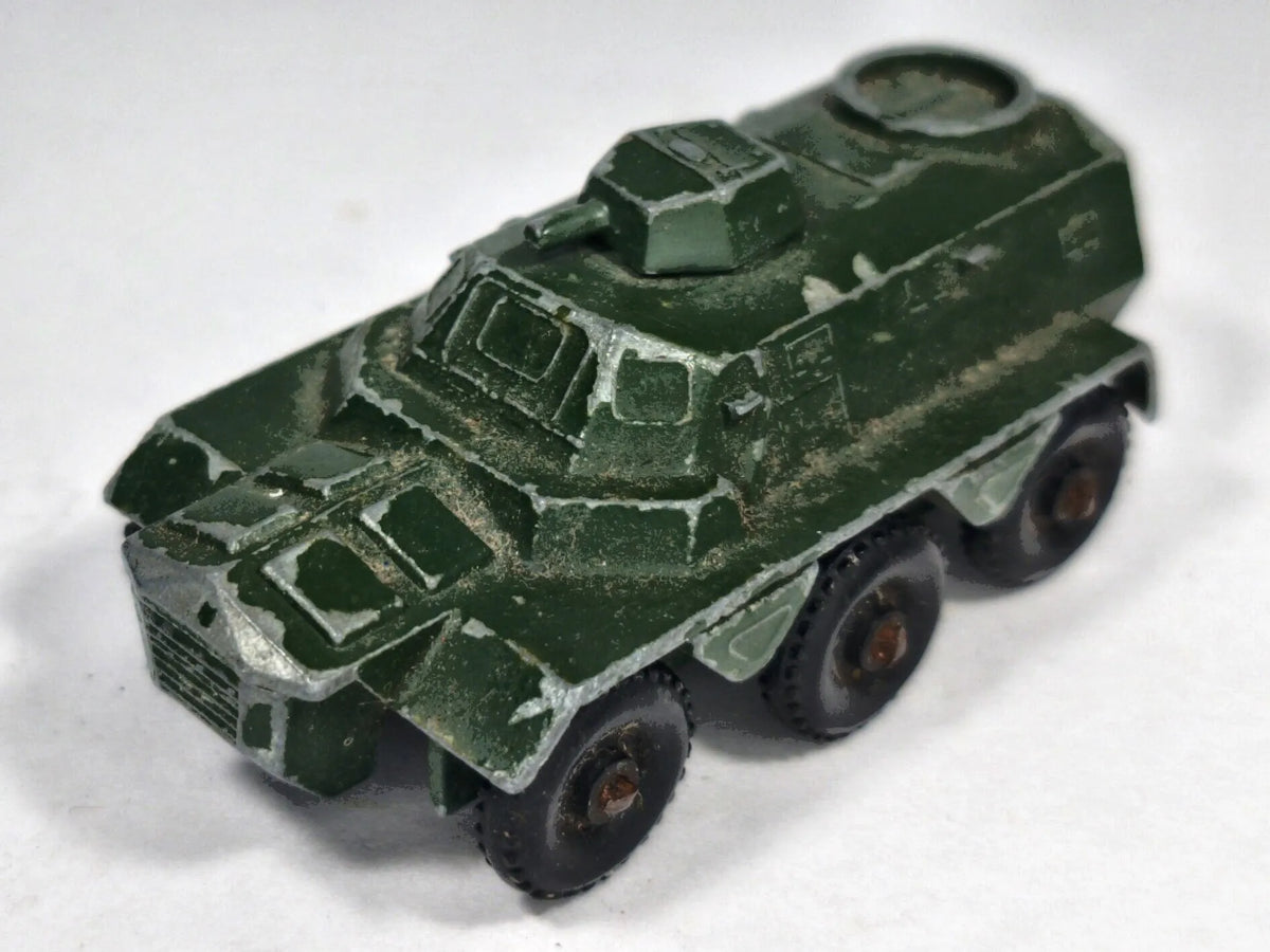 Czołg Saracen Personnel Carrier Matchbox '70 Zielony 1:76 Made in England – zdjęcie 2