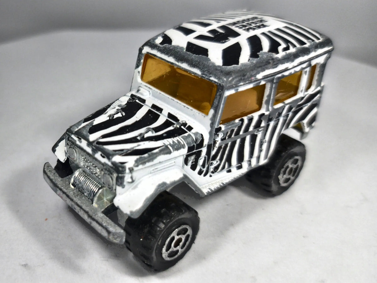 4X4 TOYOTA LAND CRUISER Majorette '70 Zebra 1:53 Made in France – zdjęcie 2