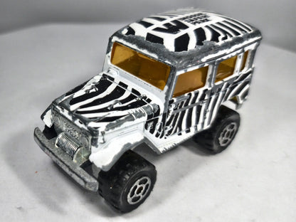 4X4 TOYOTA LAND CRUISER Majorette '70 Zebra 1:53 Made in France – zdjęcie 2