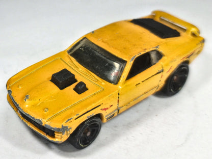 Ford Mustang Mach I Hot Wheels 1997 First Editions 1:64 Luzak Żółty – zdjęcie 2