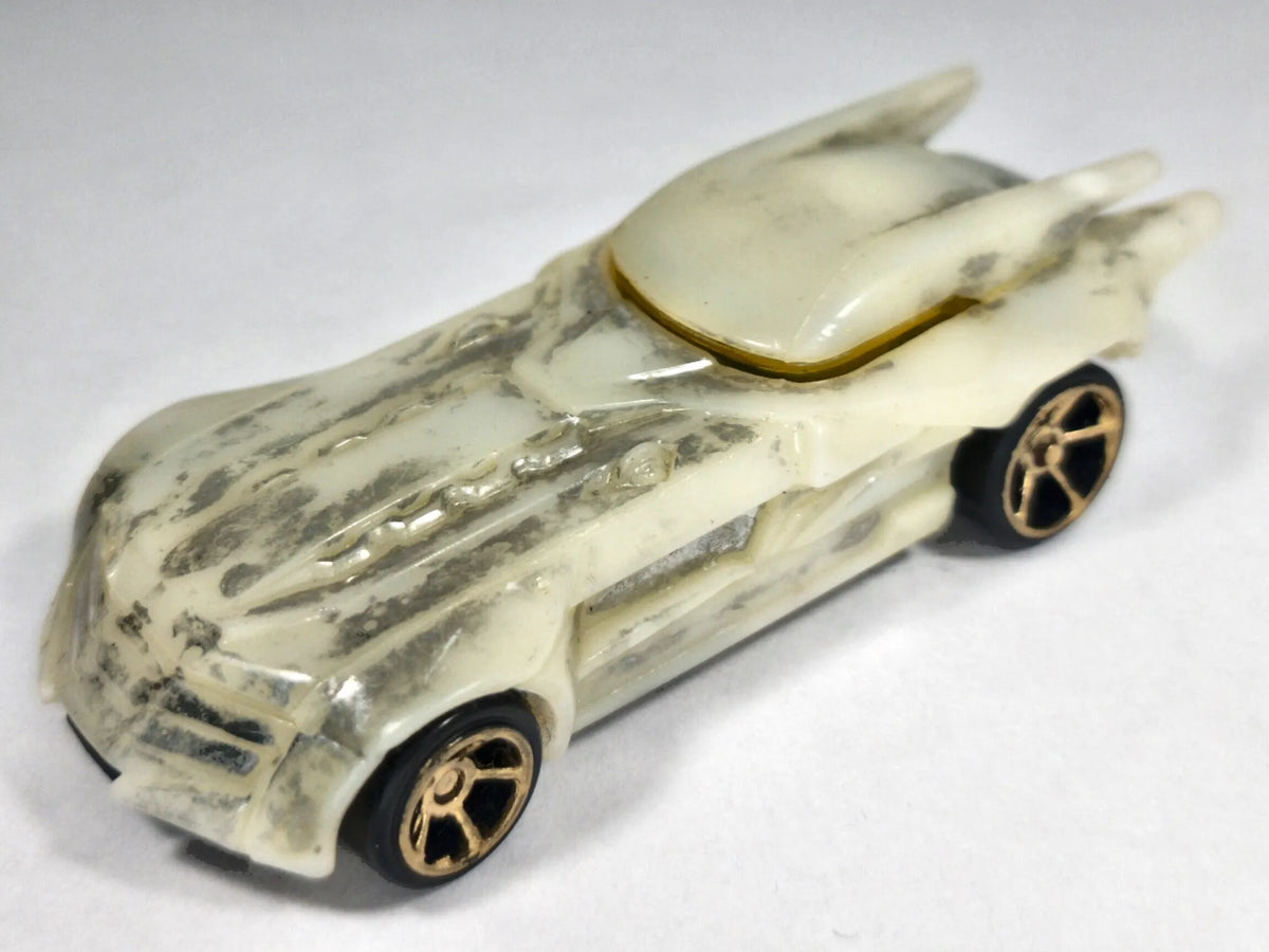 Batmobile Batman DC Comics (s19) Hot Wheels 2003 Biały 1:64 Batman Custom – zdjęcie 2