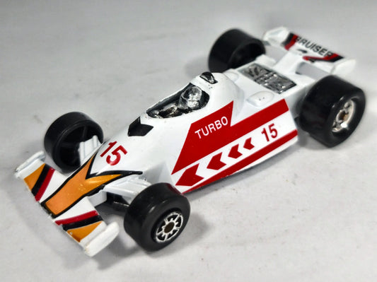 Formuła TURBO 15 Maisto '90 Biały 1:64 – zdjęcie 2
