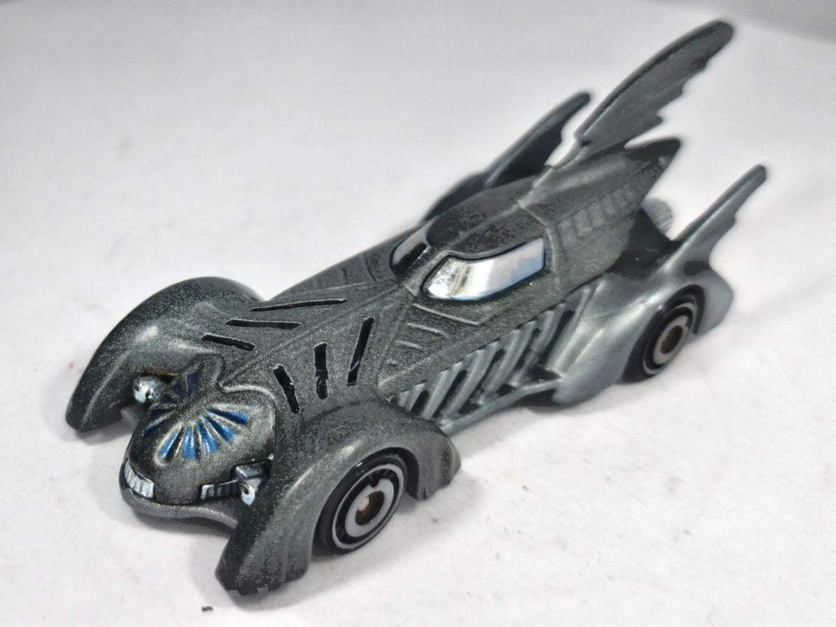 Batmobile DC COMICS (s22) Hot Wheels 1:64 Szary Batman Forever Batmobile – zdjęcie 2