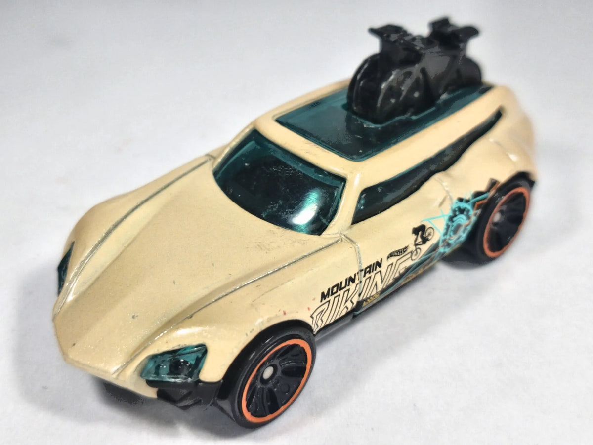 TOUR DE FAST, BIKING, Hot Wheels 2016, Die cast DHP35 Kremowy 1:64 Resoraki – zdjęcie 2