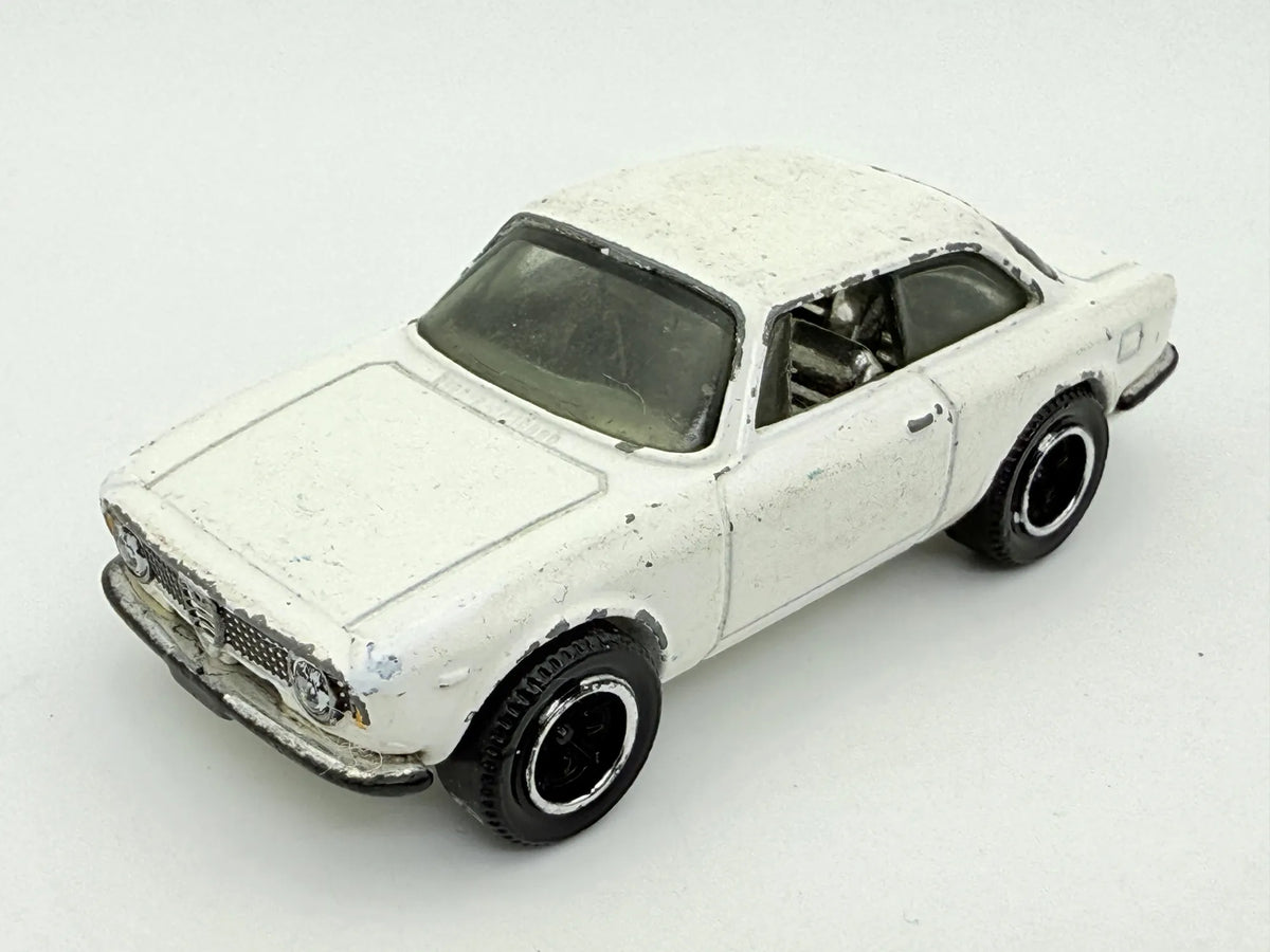 Alfa Romeo Giulia Sprint Gta, Matchbox, die cast resoraki, 1:60 – zdjęcie 9