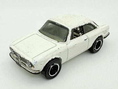 Alfa Romeo Giulia Sprint Gta, Matchbox, die cast resoraki, 1:60 – zdjęcie 9